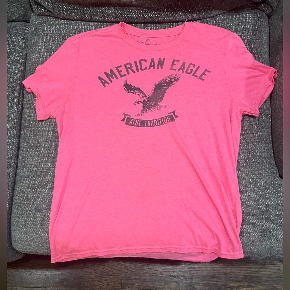 American Eagle Hot Pink Tee Shirt, Classic design. Made in 2014. EUC!